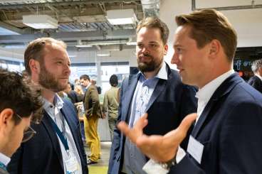 Die Start-ups vernetzen sich.