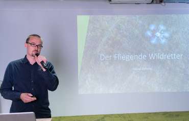 "Der fliegende Wildretter" pitcht am Demo Day.