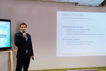 "Opal" pitcht am Demo Day.