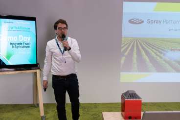 "Spraypatternator" pitcht am Demo Day.