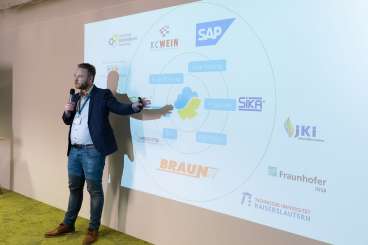 "Vineyard Cloud" pitcht am Demo Day.