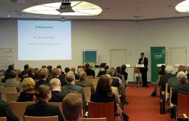 Dr. Bock, Rentenbank, hält das Schlusswort beim Berliner Forum 2015