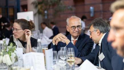 Tischgespräche beim Symposium 2023